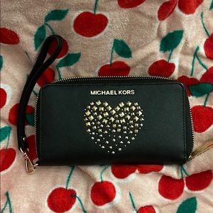 micheal kors wristlet/wallet